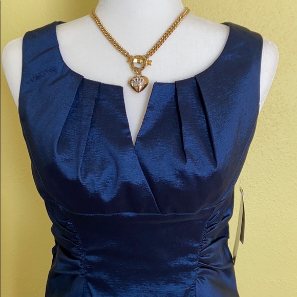 Adrianna Papell Dresses & Skirts - Adrianna Papell navy blue dress size 6